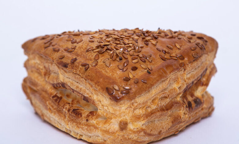 Photo of Хачапури: грузинское блюдо с сыром и тестом